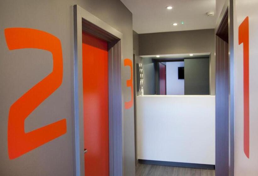 חדר סטנדרט לארבעה, Sleeperdorm   Hostel