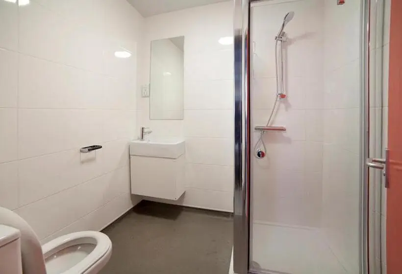 Perhehuone, Sleeperdorm   Hostel
