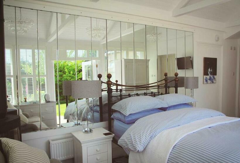 ガーデンビュースタンダードルーム, Croft House Guest Suite Painswick