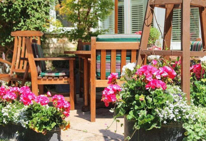 ガーデンビュースタンダードルーム, Croft House Guest Suite Painswick