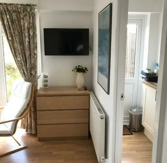 Standard-huone Puutarhanäkymä, Garden Studio