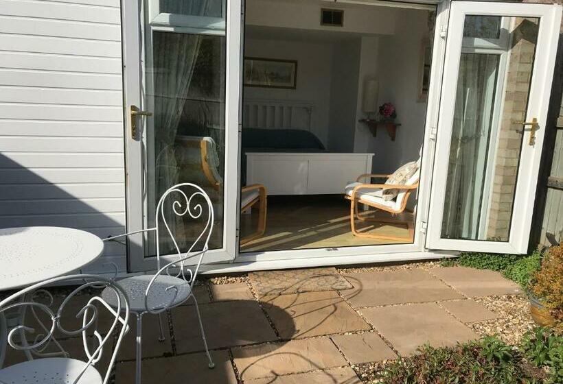 Номер Стандарт Вид на Сад, Garden Studio