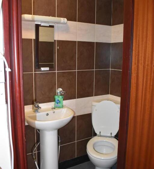 패밀리 룸, Lyndhurst