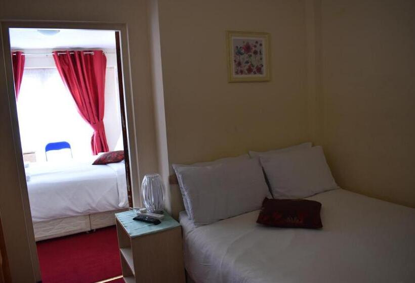 패밀리 룸, Lyndhurst