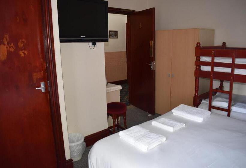 패밀리 룸, Lyndhurst