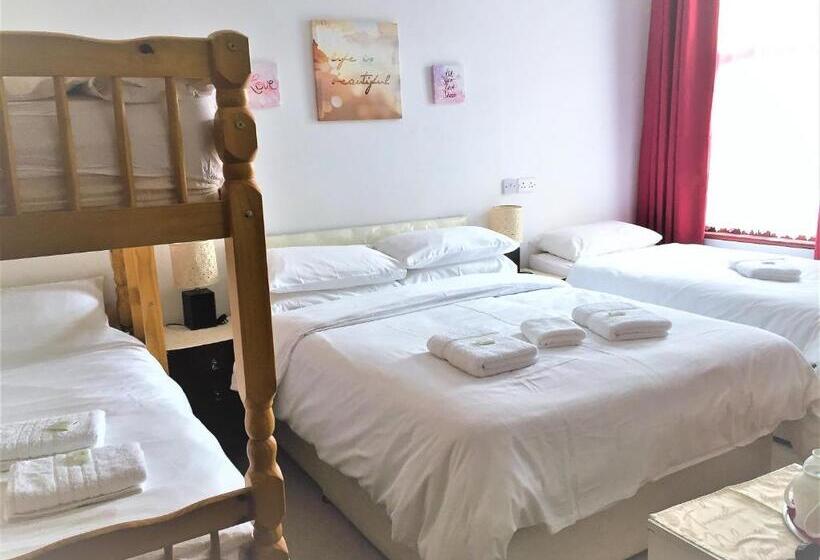 패밀리 룸, Lyndhurst