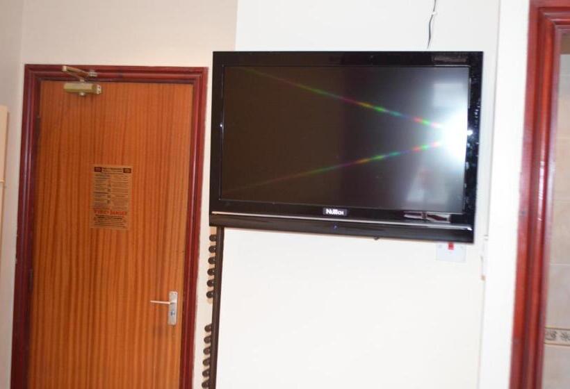 패밀리 룸, Lyndhurst