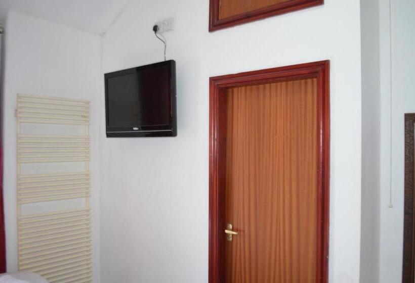 패밀리 룸, Lyndhurst