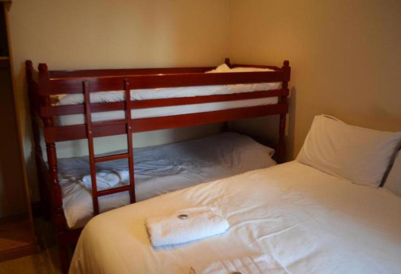 패밀리 룸, Lyndhurst