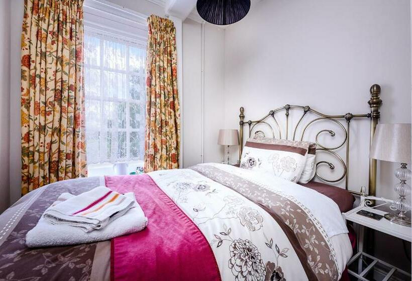 חדר בסיסי, Mangreen Country House