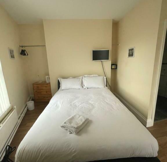 חדר אקונומי לשלושה, Mersey View Hotel & Pub