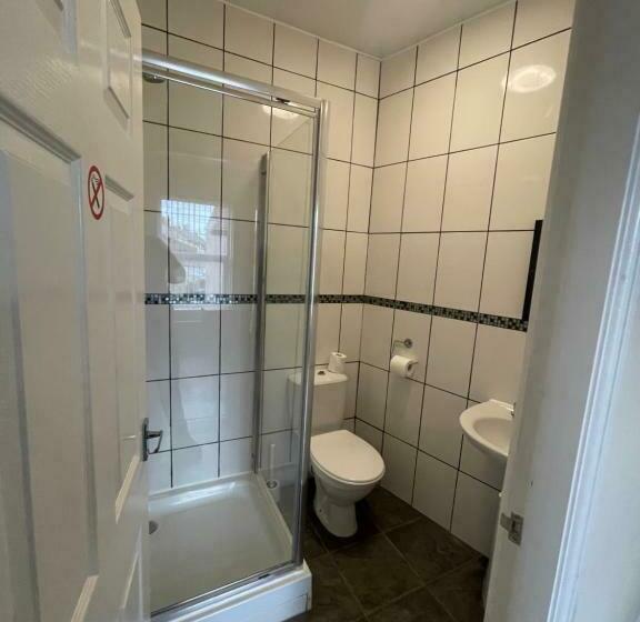 חדר אקונומי לשלושה, Mersey View Hotel & Pub