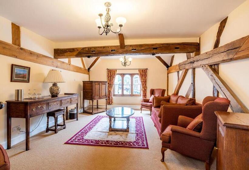 سوییت جونیور, The Town House Ludlow