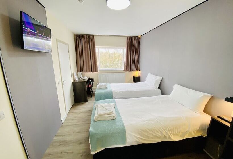 غرفة قياسية, Almond Tree