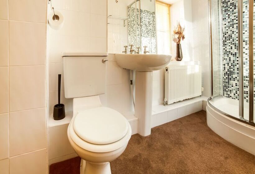 Camera Standard, Chandlers