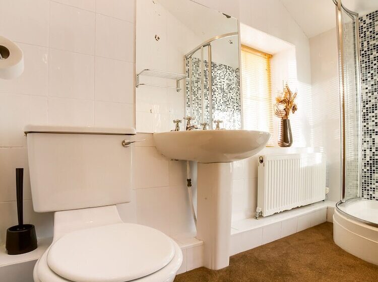 Camera Standard, Chandlers