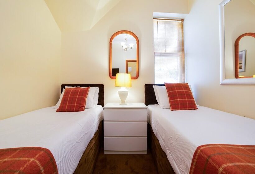 Camera Standard, Chandlers