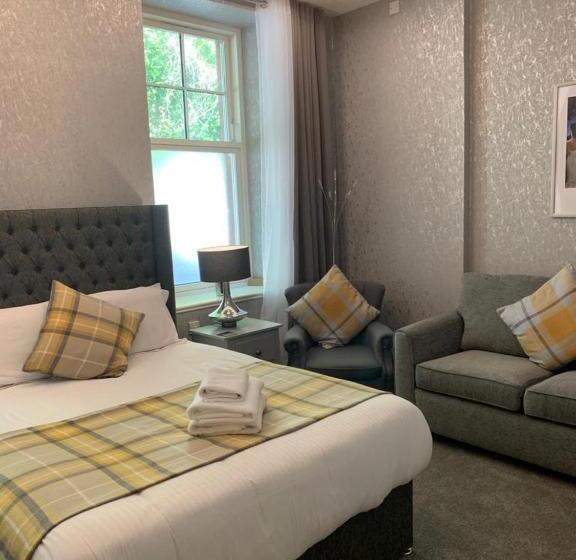 Camera Familiare Deluxe, Chandlers