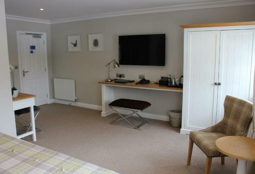 高级大房间, Foyles Of Glasbury