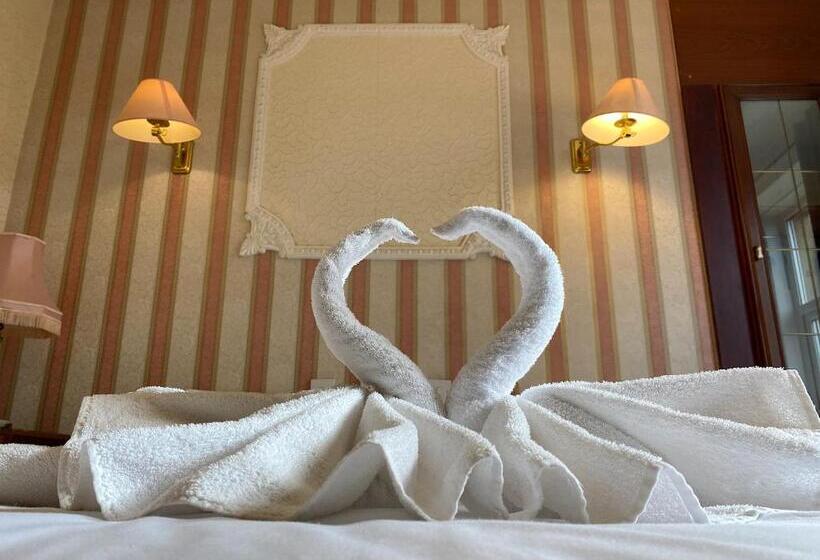 غرفة قياسية, Lane Head