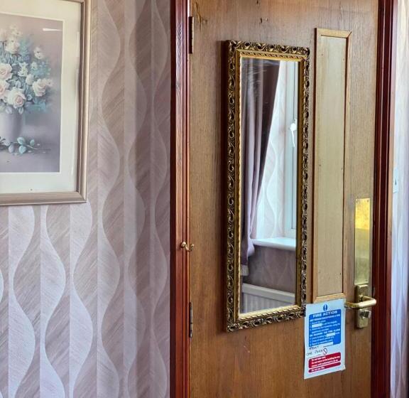 エコノミーシングルルーム, Lane Head