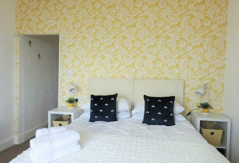 Номер Стандарт Вид на Море, Shipping Lanes