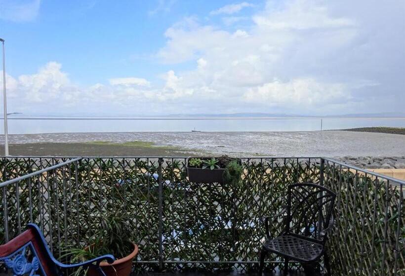 Номер Стандарт Индивидуальный с Балконом, Shipping Lanes