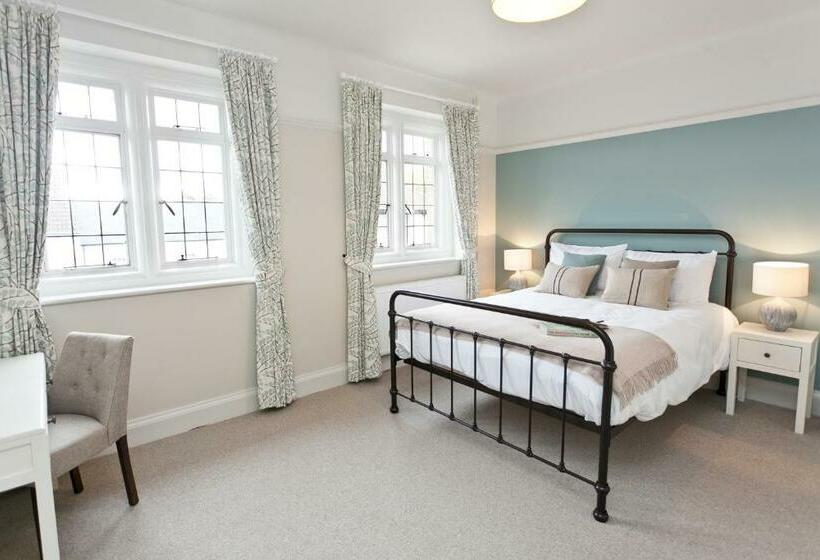 غرفة قياسية, The Bath Arms