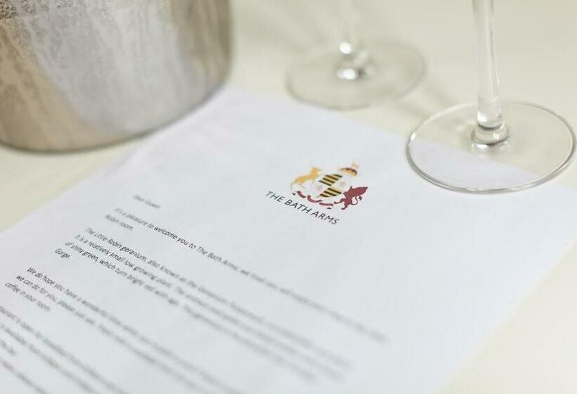 غرفة قياسية, The Bath Arms