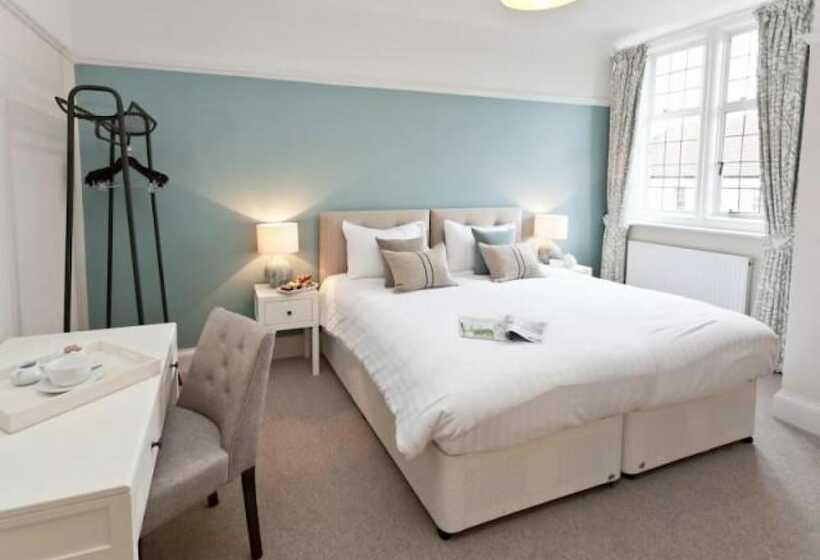 غرفة سوبيريور, The Bath Arms