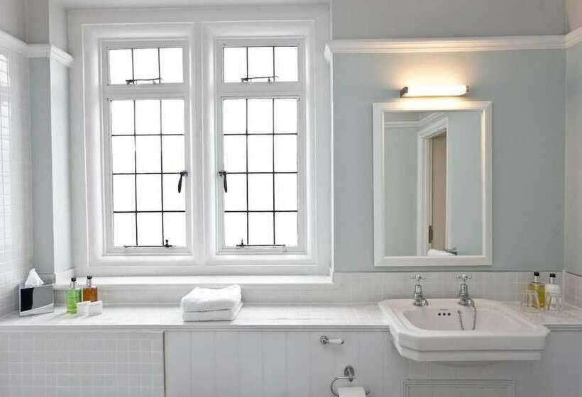 Номер Superior, The Bath Arms