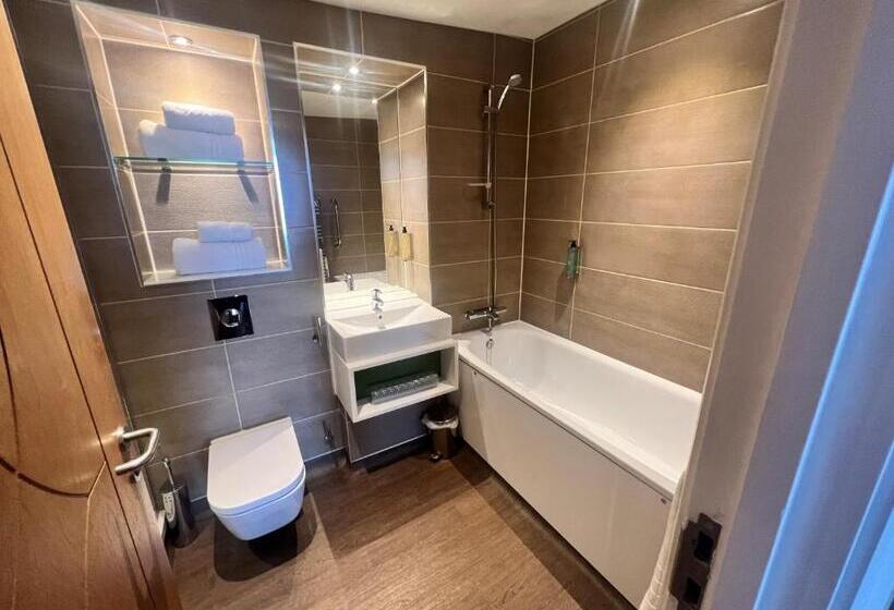 Номер Deluxe, The Golden Lion Wetherspoon