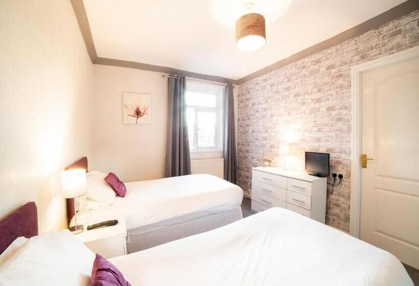 Номер Стандарт, The Traxx