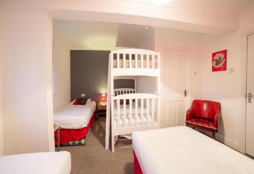 Семейный Номер, The Traxx