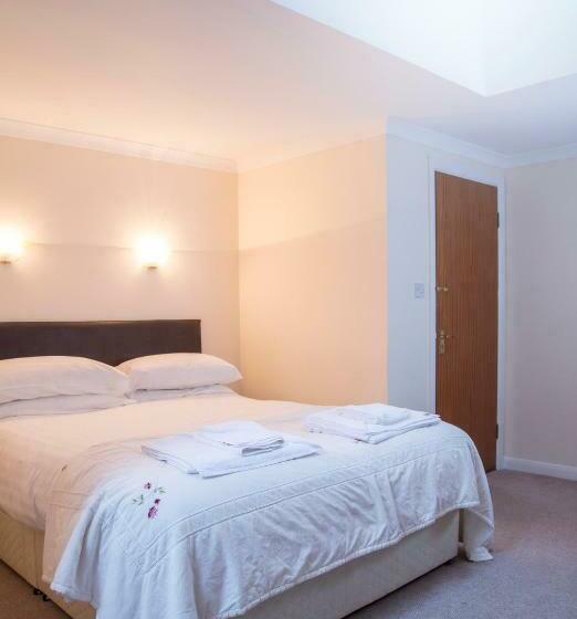 标准间, Trewern Arms