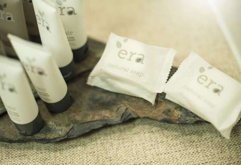 标准间, Trewern Arms