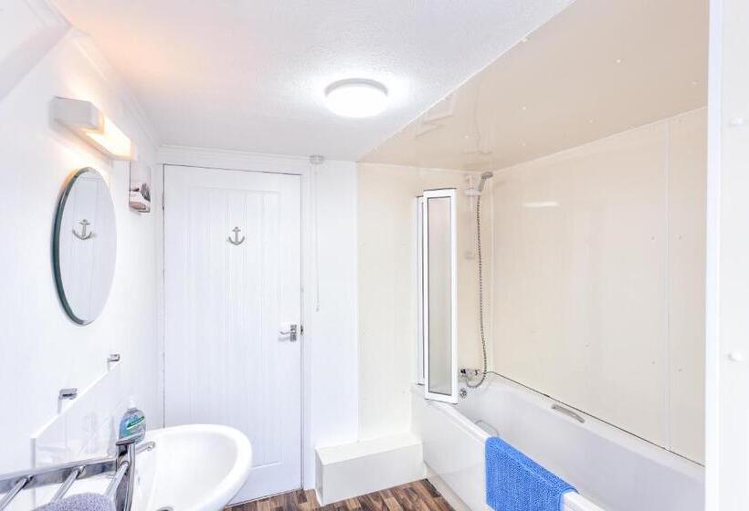 家庭房间共用浴室, Ocean Backpackers Self Catering Hostel