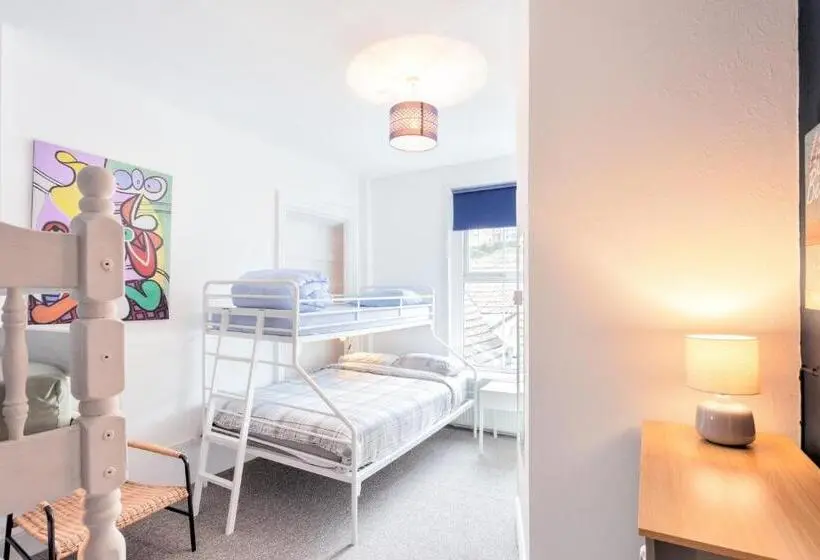 Perhehuone, Ocean Backpackers Self Catering Hostel