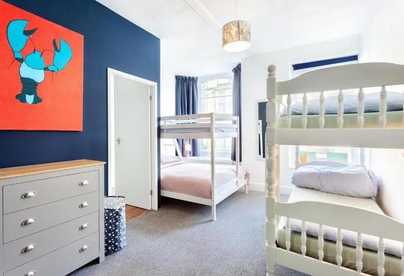Perhehuone, Ocean Backpackers Self Catering Hostel