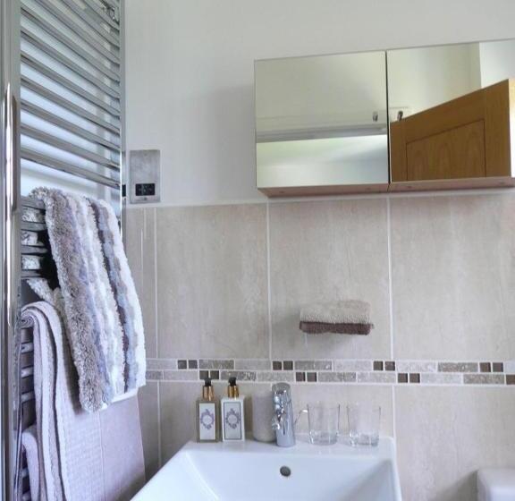 Люкс, 2 The Rocklands