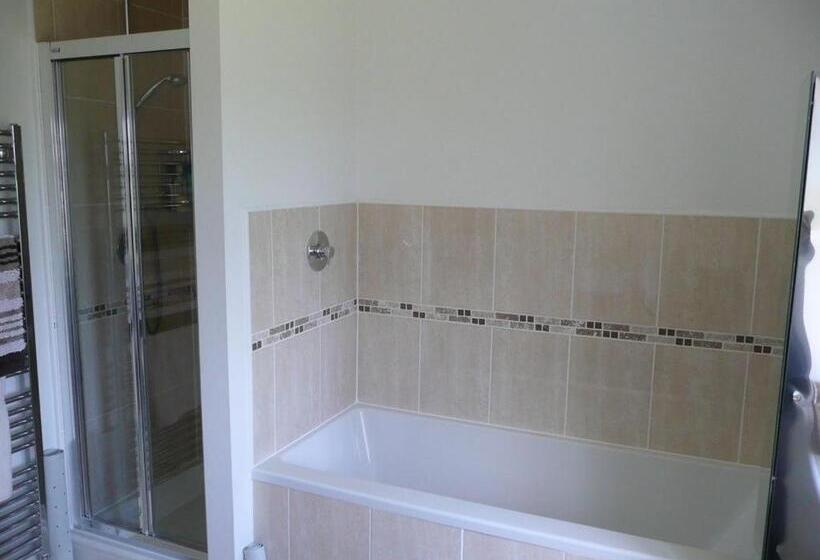 Номер Стандарт, 2 The Rocklands