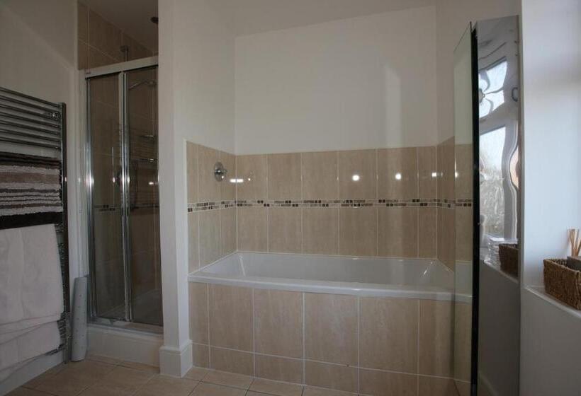 Номер Стандарт, 2 The Rocklands