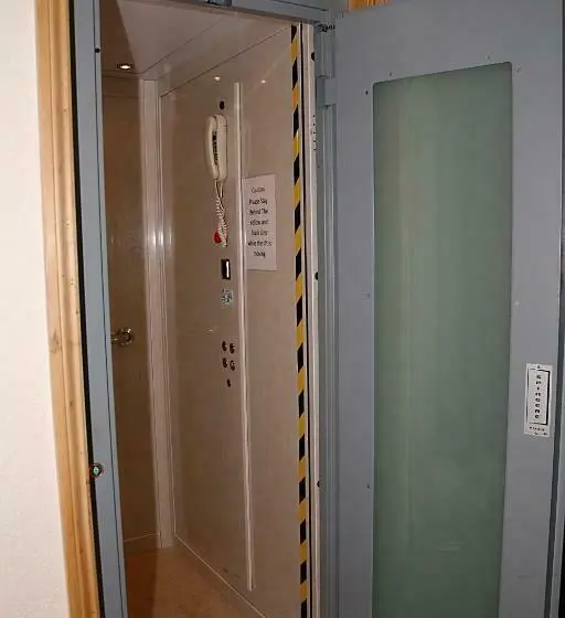 Standard Yhden Hengen Huone, Channel View