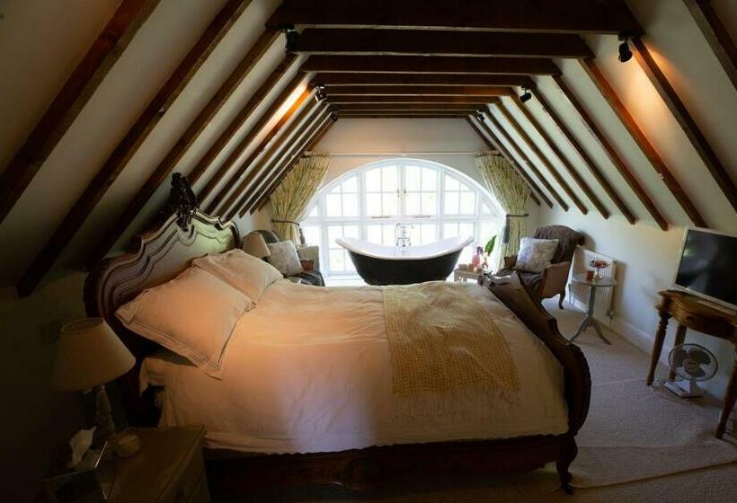 سوییت جونیور, Cherry Orchard Farm