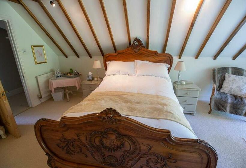 سوییت جونیور, Cherry Orchard Farm