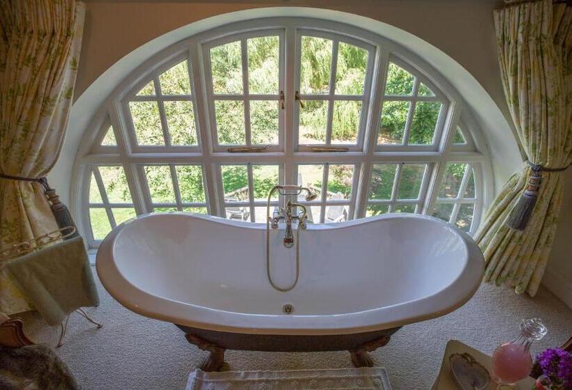 سوییت جونیور, Cherry Orchard Farm