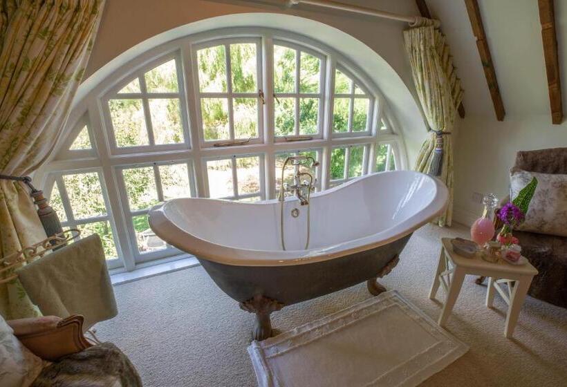 سوییت جونیور, Cherry Orchard Farm