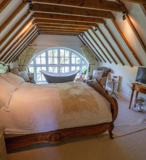 سوییت جونیور, Cherry Orchard Farm