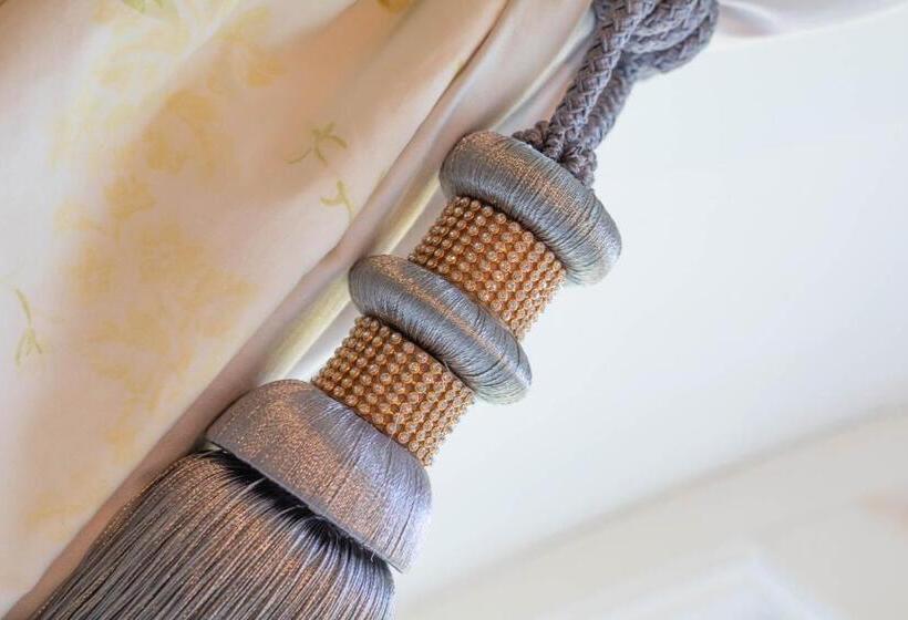 سوییت جونیور, Cherry Orchard Farm