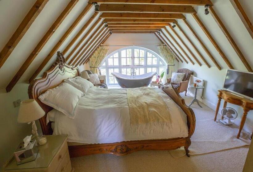 سوییت جونیور, Cherry Orchard Farm